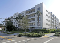 1401 Bay Rd in Miami Beach, FL - Building Photo - Building Photo