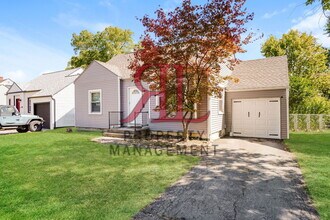 1858 Kenny Rd in Columbus, OH - Building Photo - Building Photo