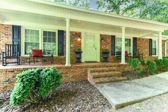 4801 Sweetbriar Rd in Greensboro, NC - Building Photo - Building Photo