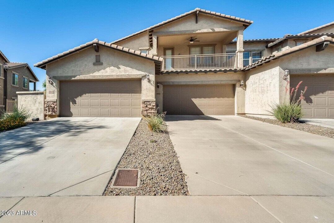 2134 W Tallgrass Trail in Phoenix, AZ - Building Photo