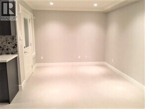 422 6th St W in North Vancouver, BC - Building Photo - Building Photo