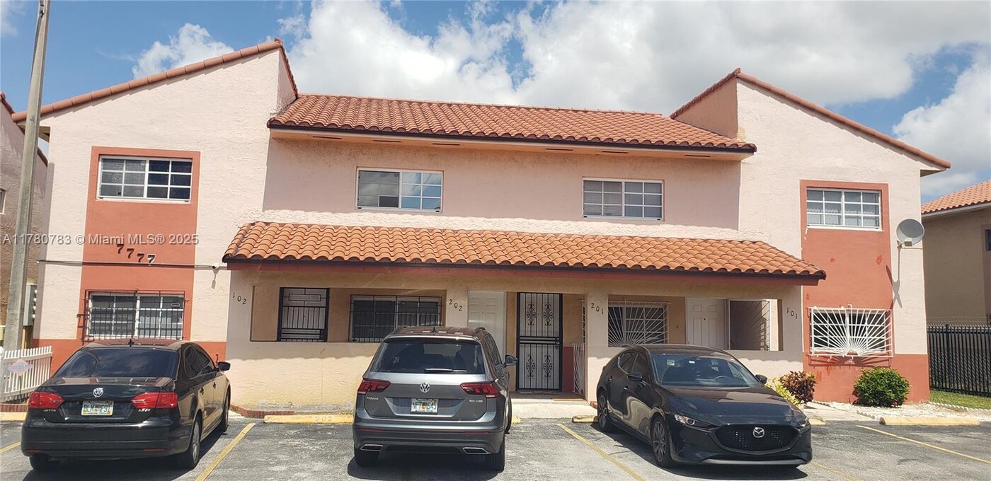7777 W 29th Ln in Hialeah, FL - Building Photo
