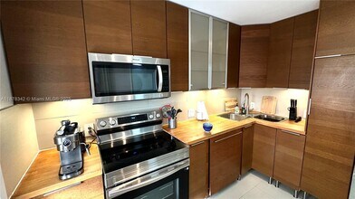 2651 S Course Dr in Pompano Beach, FL - Building Photo - Building Photo