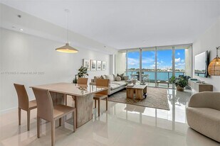 7935 East Dr in North Bay Village, FL - Building Photo
