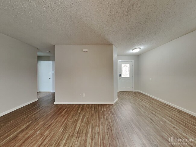 9945 Sparrow Hawk Ln in Fort Worth, TX - Building Photo - Building Photo