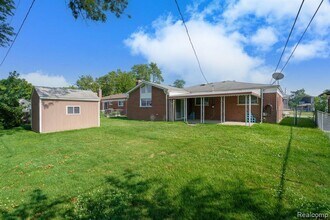 13103 Iowa Dr in Warren, MI - Building Photo - Building Photo
