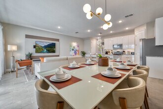 8013 Formosa Vly Pl in Kissimmee, FL - Foto de edificio - Building Photo