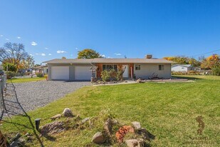 659 Middleridge Dr in Clifton, CO - Building Photo