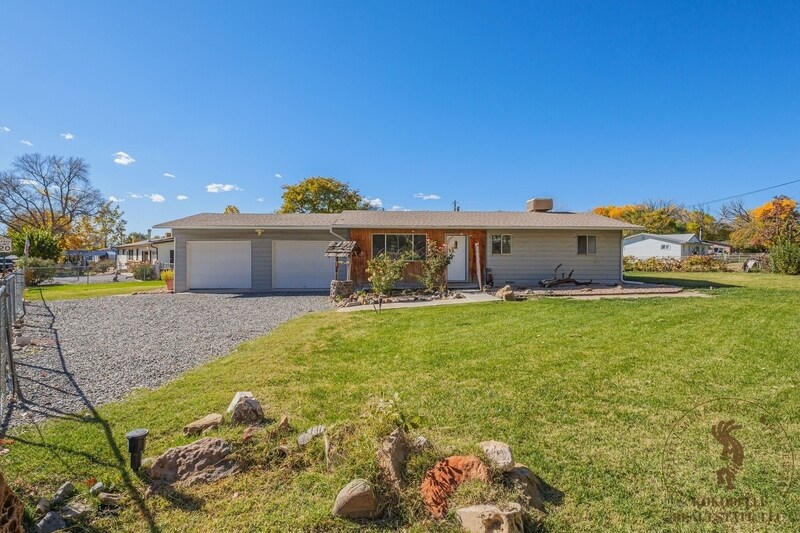 659 Middleridge Dr in Clifton, CO - Building Photo