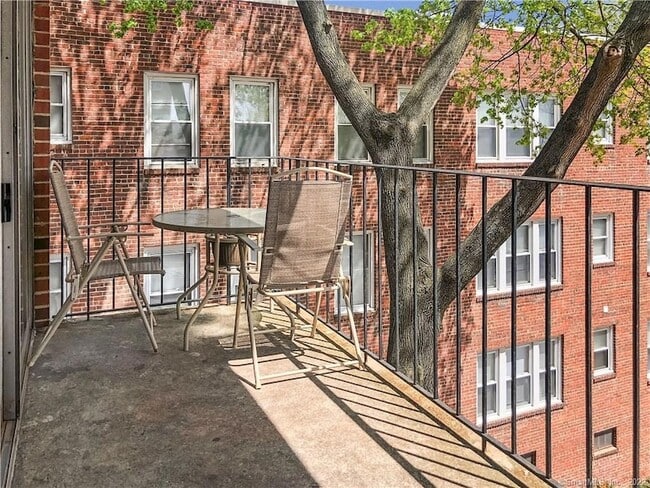 87 Glenbrook Rd in Stamford, CT - Building Photo - Building Photo