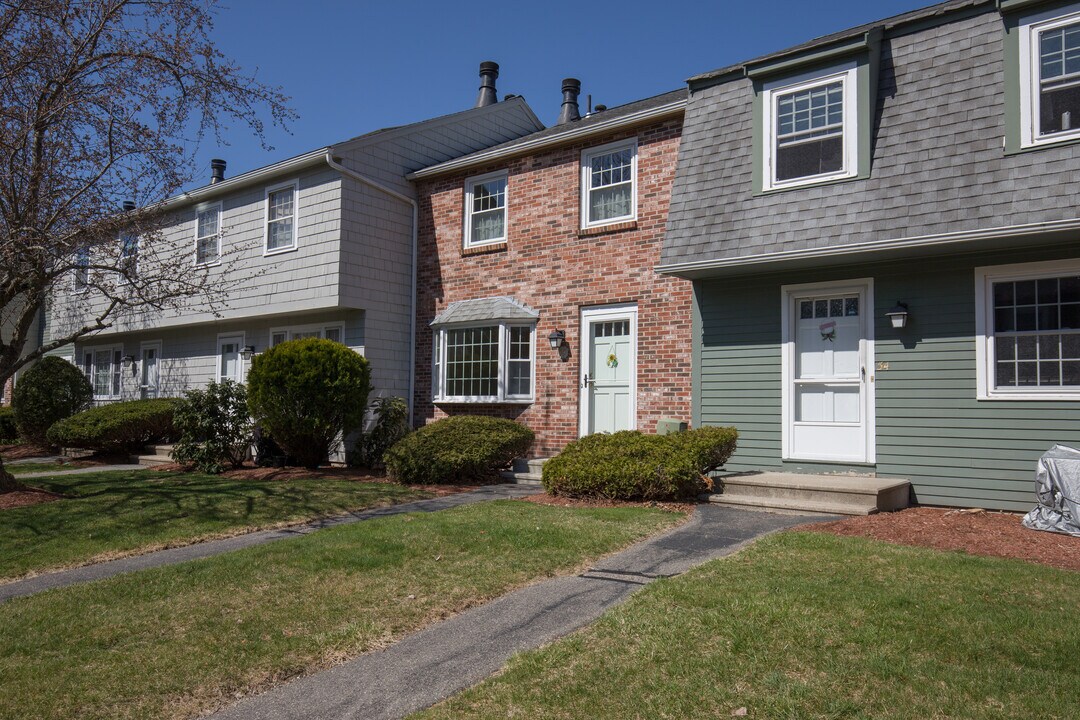55 Prescott Dr, Unit #55 in North Chelmsford, MA - Building Photo