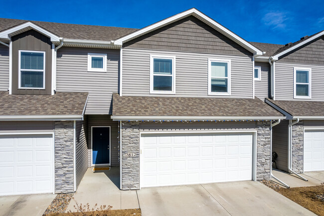 2828 NW Lois Ln in Ankeny, IA - Foto de edificio - Building Photo