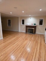 109 Beverly Rd in Hempstead, NY - Building Photo