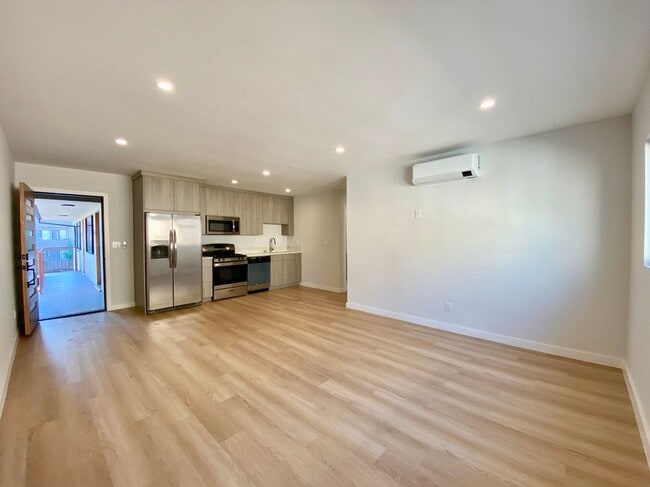 3207 W 3rd St in Los Angeles, CA - Building Photo - Building Photo