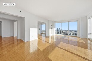 845 United Nations Plaza in New York, NY - Building Photo