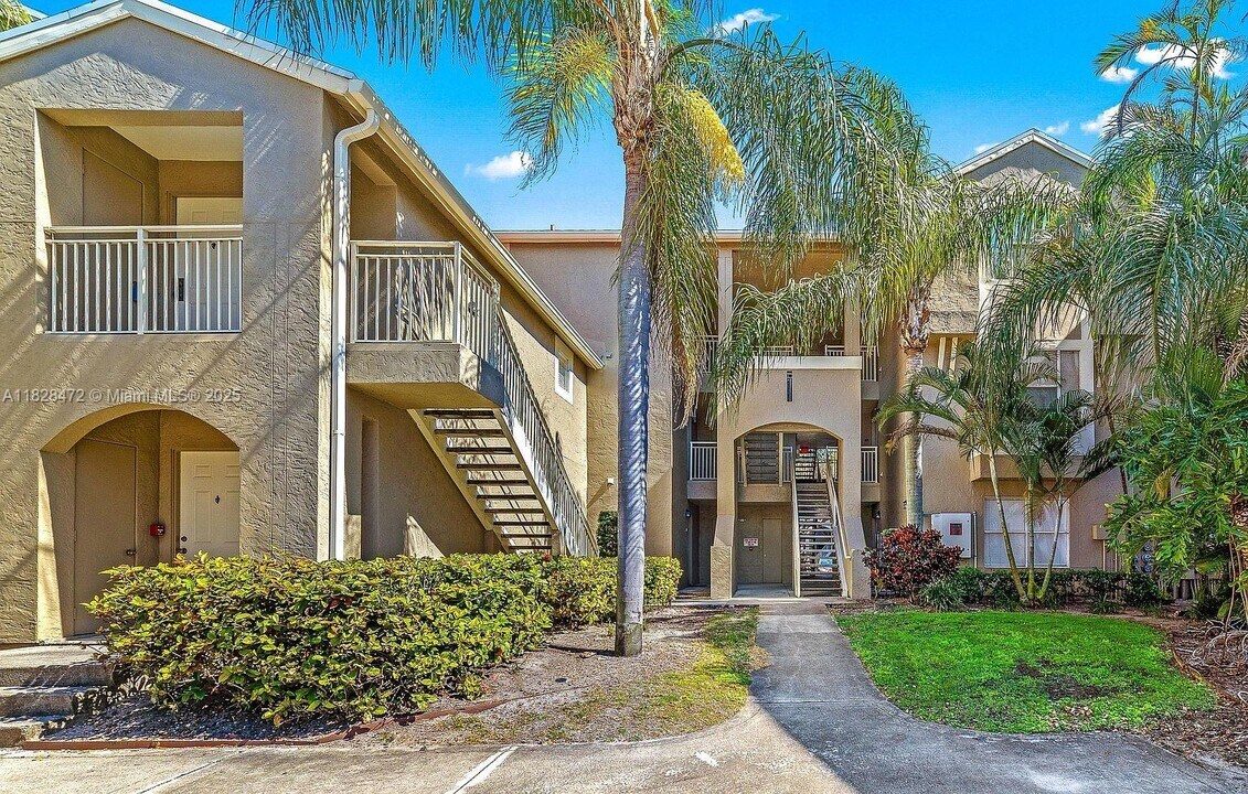 1760 Palm Cove Blvd in Delray Beach, FL - Building Photo