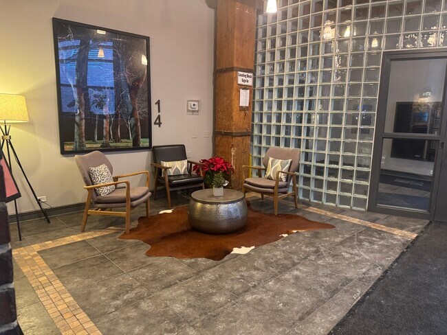 14 N Peoria St in Chicago, IL - Building Photo - Building Photo