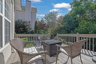 520 Ruby Forest Pky in Suwanee, GA - Foto de edificio - Building Photo