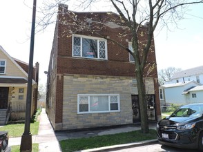 215 E 107th St in Chicago, IL - Building Photo - Primary Photo