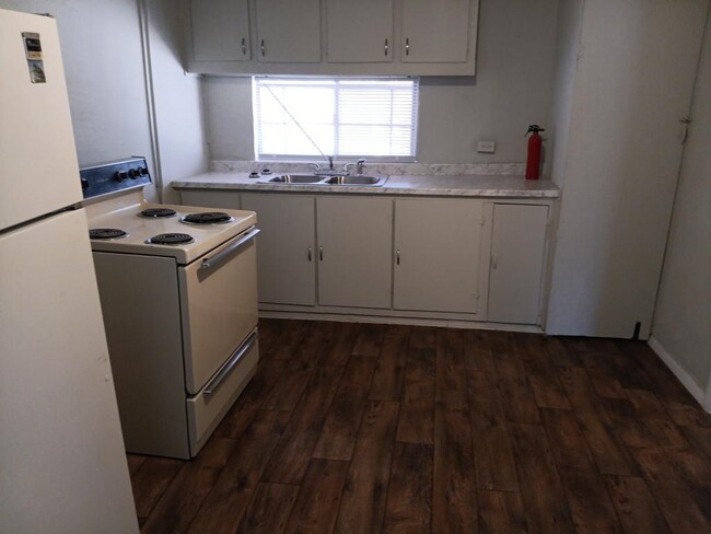 605 Griegos Rd NW-Unit -605 1/2 in Albuquerque, NM - Building Photo - Building Photo