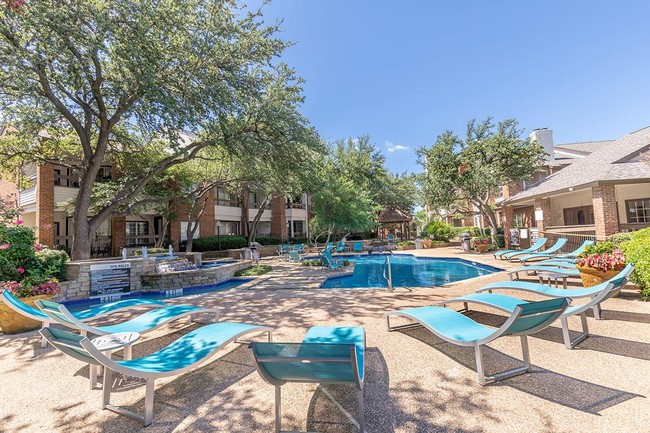 Ascension Point Condominiums in Arlington, TX - Foto de edificio - Building Photo