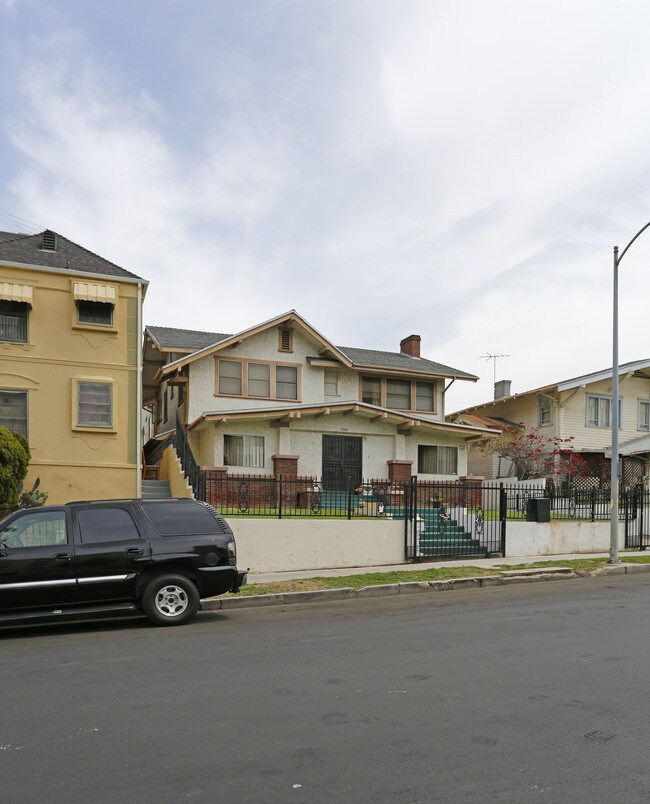 908 S Kingsley Dr in Los Angeles, CA - Foto de edificio - Building Photo