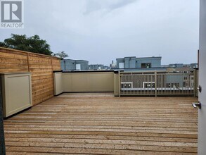 10 William Jackson Wy in Toronto, ON - Building Photo - Building Photo