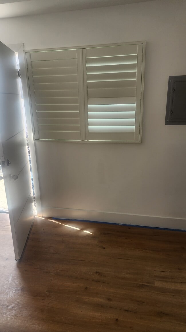 6067 Comey Ave, Unit Studio Apartment 6067 #1 in Los Angeles, CA - Building Photo - Building Photo