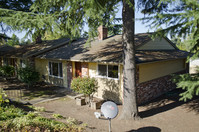 Homestead Commons Apartments in Tigard, OR - Building Photo - Building Photo