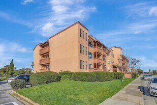 456 Mariners Island Blvd in San Mateo, CA - Building Photo