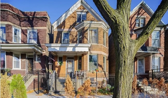 3719 S Damen Ave, Unit Basement