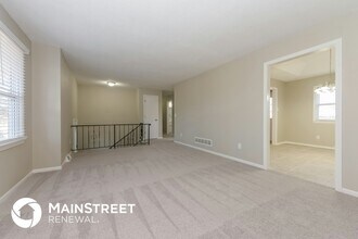 8301 Laurel Ave in Raytown, MO - Foto de edificio - Building Photo