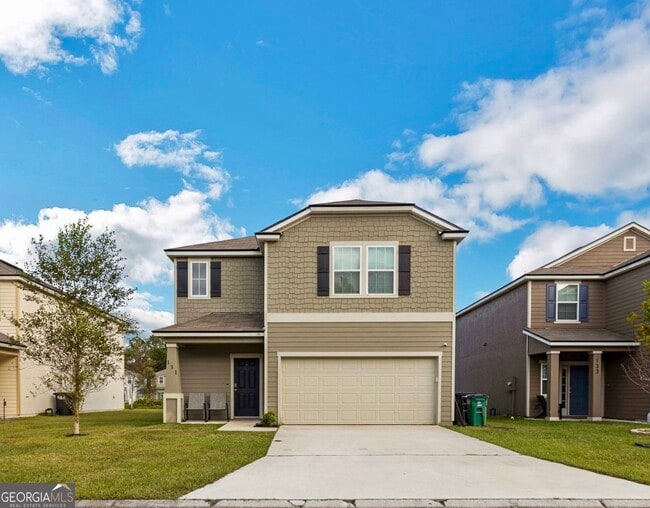 property at 131 Ashwood Cir