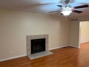 2082 Enterprise Ave in Troy, MI - Building Photo - Building Photo