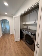 328 East Carrillo Street, Unit #D in Santa Barbara, CA - Building Photo - Building Photo