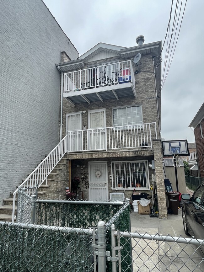 1467 Arnow Ave in Bronx, NY - Building Photo - Building Photo