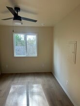 117 C St, Unit 117 Unit F in Phoenix, OR - Foto de edificio - Building Photo