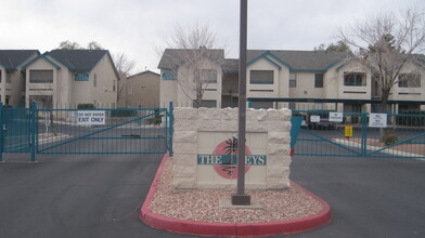 5111 S Lindell Rd-Unit -5111 Lindell Road in Las Vegas, NV - Building Photo - Building Photo