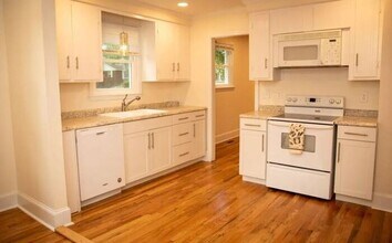 1420 S Kilbourne Rd in Columbia, SC - Building Photo - Building Photo