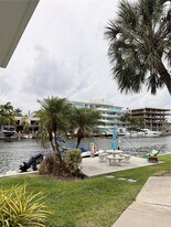 180 Isle of Venice Dr in Fort Lauderdale, FL - Building Photo