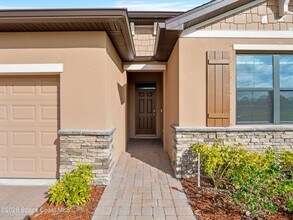 5388 Waterfall Pl in Grant Valkaria, FL - Foto de edificio - Building Photo