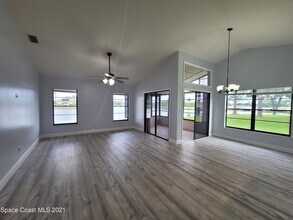 912 Ridge Lake Dr in Melbourne, FL - Building Photo - Building Photo