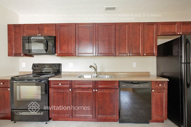 3207 SW 48th Ave in Hollywood, FL - Building Photo - Building Photo