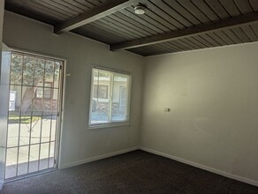 1146 Stoddard Ave in Modesto, CA - Building Photo - Building Photo