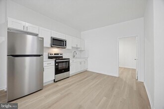 2943 W Oxford St in Philadelphia, PA - Building Photo - Building Photo