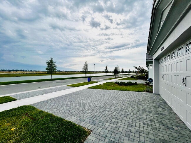 13590 Spruce Pne Dr in Westlake, FL - Building Photo - Building Photo