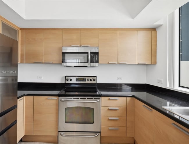 140 S Dixie Hwy in Hollywood, FL - Building Photo - Building Photo
