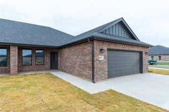 8017 Sawdust Trl in Abilene, TX - Building Photo - Building Photo