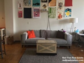 61 Brookline Ave, Unit 208 in Boston, MA - Foto de edificio - Building Photo