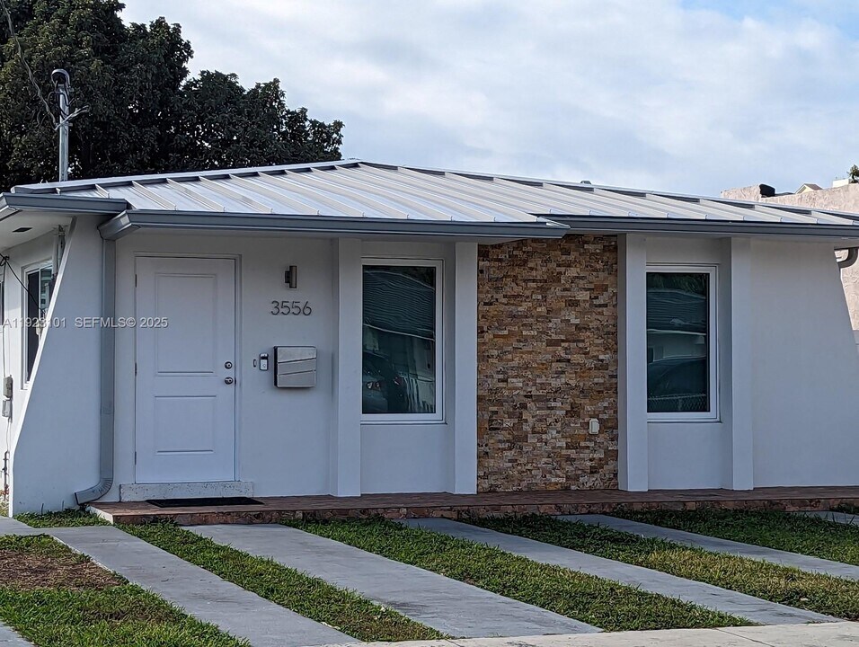 3556 SW 13th Terrace in Miami, FL - Building Photo